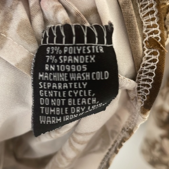 Essentials by Milano blouse - Picture 5 of 5